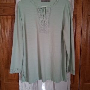 Croft & Barrow Light Green Tunic with Lace Accents